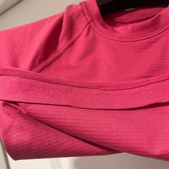 Lululemon Swiftly Tech Cropped Short-Sleeve Shirt 2.0
Raspberry Coulis Size 0 - Picture 8 of 10